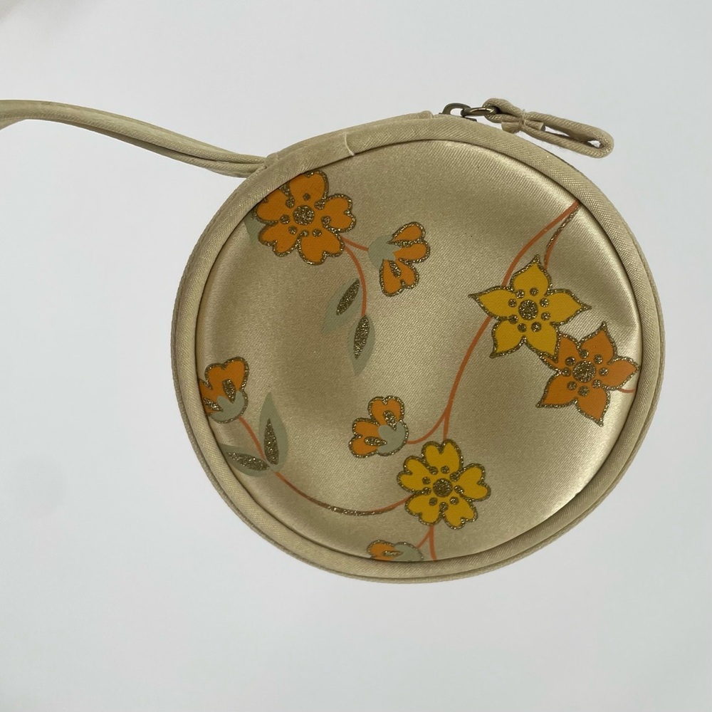 2FOR$20 Y2K Avon Round Wristlet Pouch Champagne Pale Gold Color Satin Flowers - Picture 2 of 6
